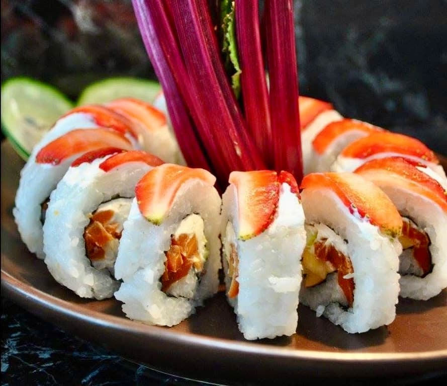 Niña Fresa Roll